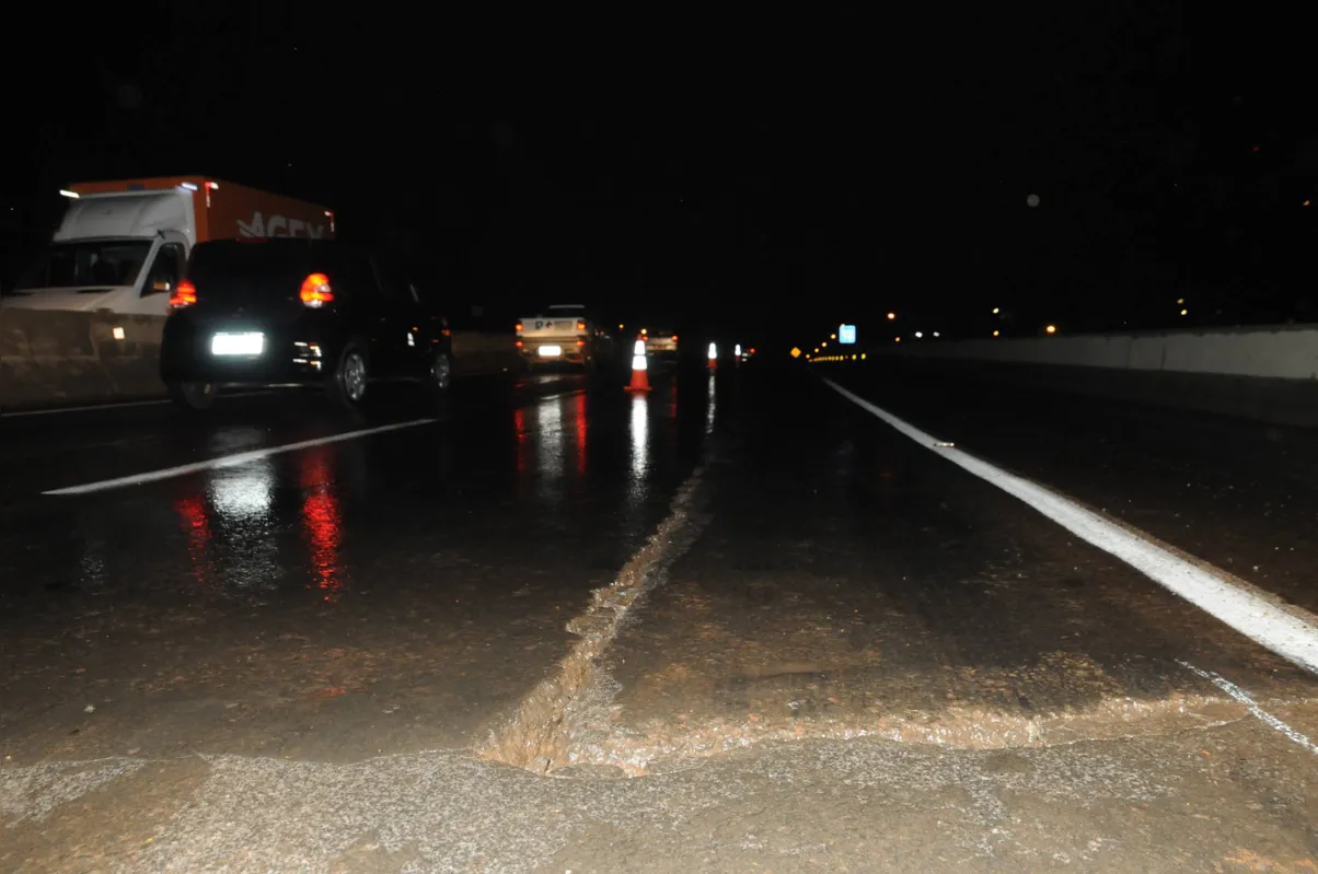 Problema foi constatado no viaduto sobre a avenida Madre Leônia