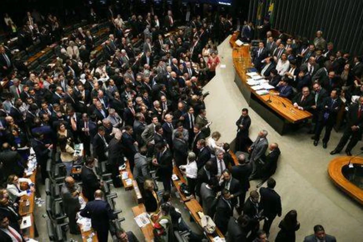 Imagem ilustrativa da imagem Deputado da região de Londrina quer o fim do Fundão Eleitoral