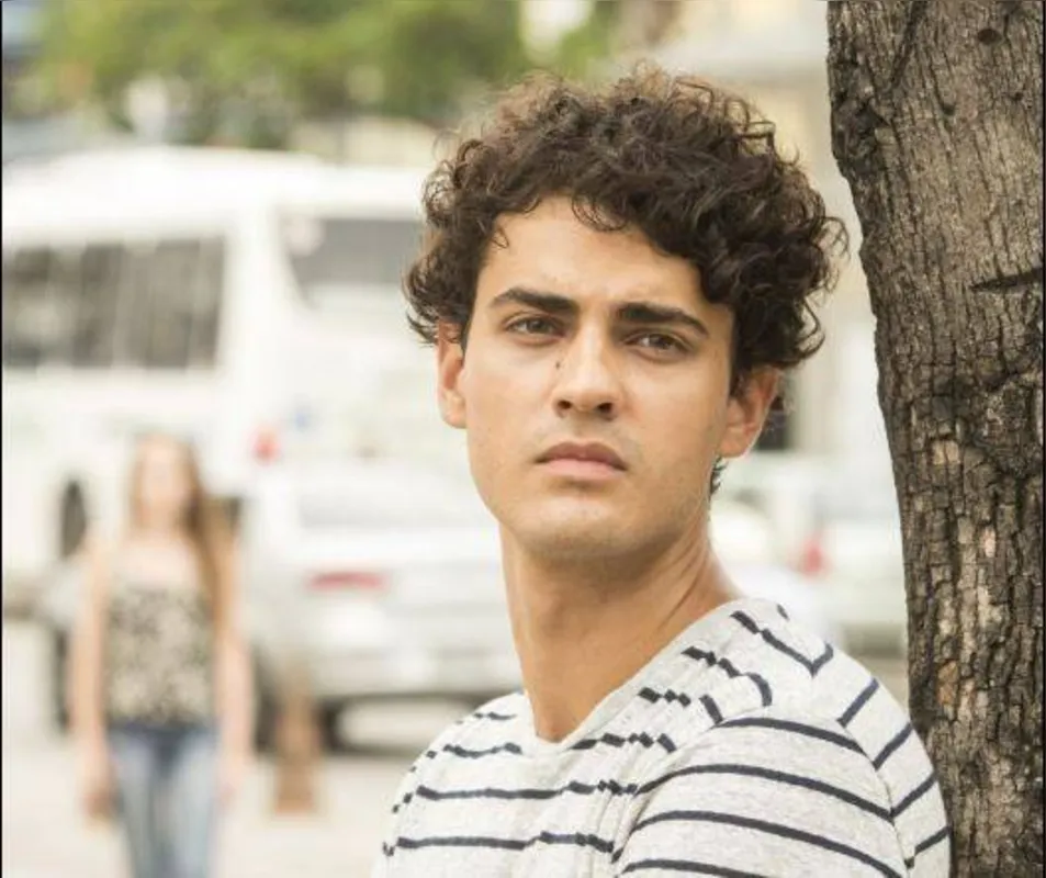 Guga sofre risco de ser expulso de casa pelo próprio pai 