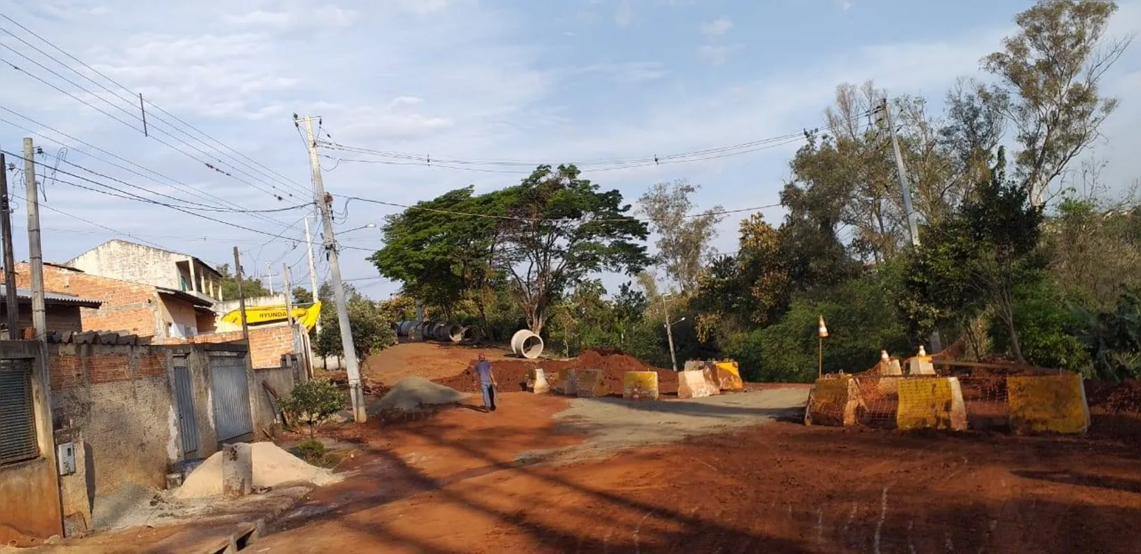 Imagem ilustrativa da imagem Empresa quer mais um mês para terminar obra em cratera na zona sul de Londrina
