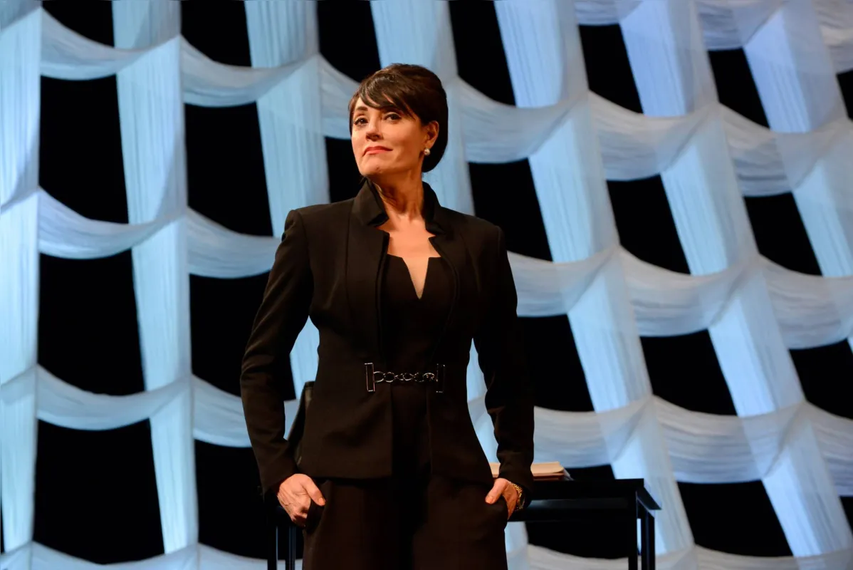 Christiane Torloni interpreta a diva Maria Callas em espetáculo que estreou no Brasil em 2015 e rendeu prêmios à atriz 
