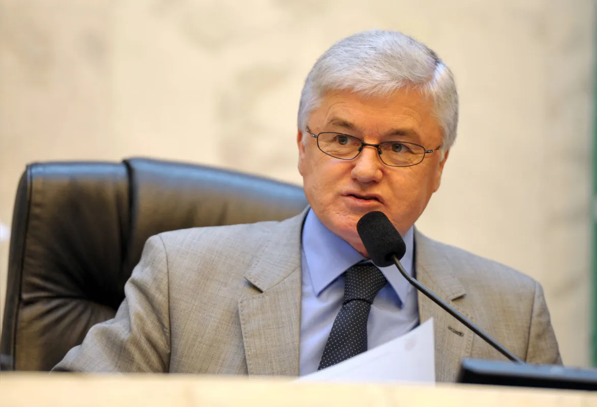 Ex-deputado estadual Valdir Rossoni (PSDB) nega acusação de ter empregado funcionários fantasmas em seu gabinete e diz ter sido alvo após promover “faxina” na AL
