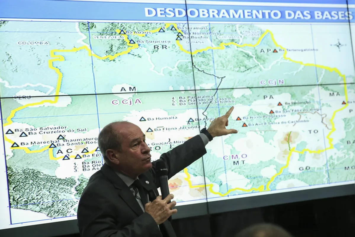 O ministro da Defesa, Fernando Azevedo e Silva, durante apresentação do primeiro mês da GLO 