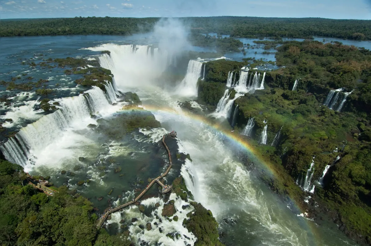 Foz do Iguaçu aparece em destaque entre os destinos mais procurados no Paraná 