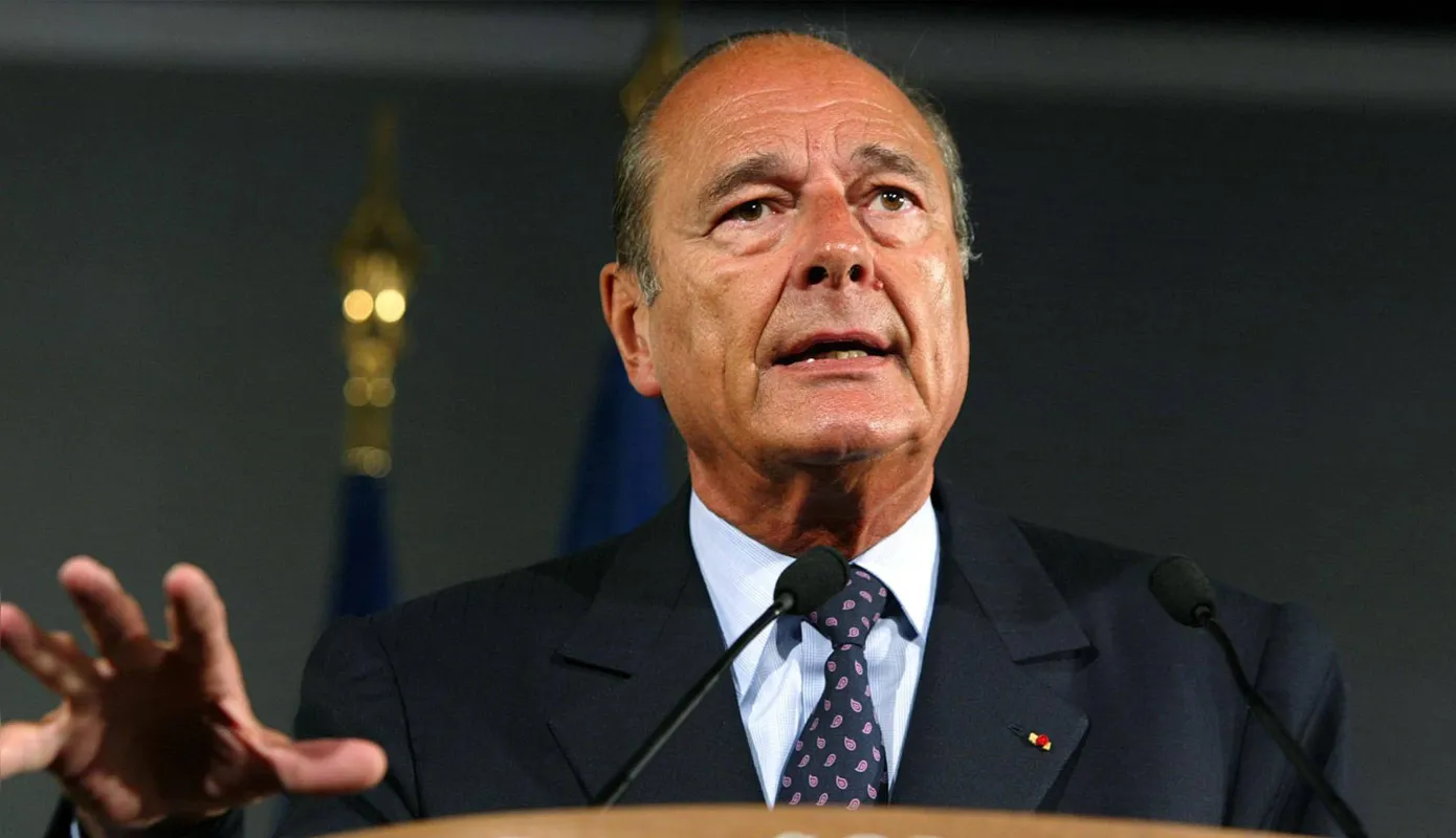 Chirac exerceu dois mandatos presidenciais, foi por duas vezes primeiro-ministro e, durante 18 anos, ocupou o cargo de prefeito de Paris 
