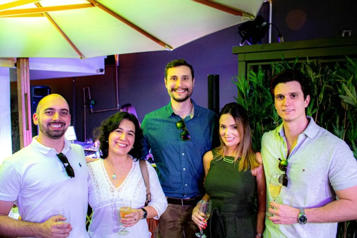 Giovani Beirigo, Luiza Strapazzon, Carlos Milani, Mariana Cardoso e Caio Baum