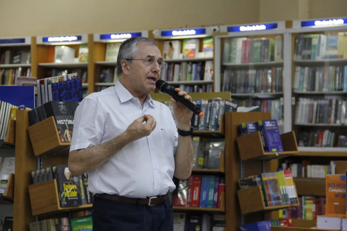 Laurentino Gomes: "Esse contato com o leitor é muito intenso, muitas vezes as pessoas me abraçam, choram e ficam completamente emocionadas"
