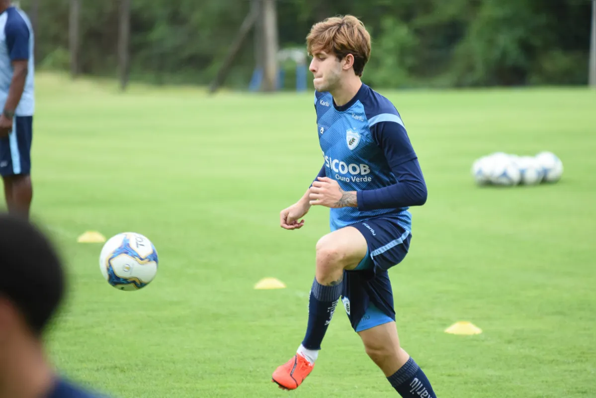 Ausente nas últimas três partidas, Léo Passos se recuperou de lesão e volta ao time diante do Oeste