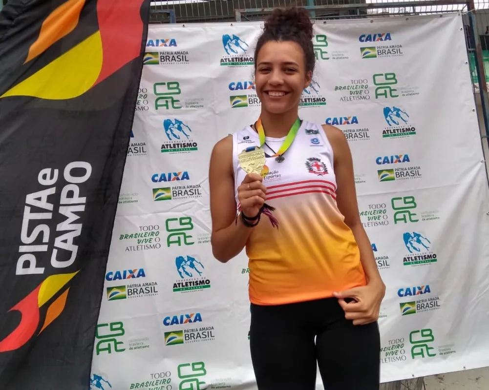 Maria Eduarda Barbosa venceu os saltos em altura e triplo no Estadual sub-18