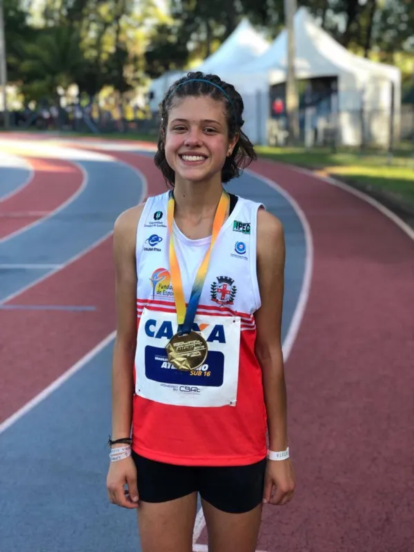 Imagem ilustrativa da imagem Londrina/FEL/IPEC é vice-campeã brasileira feminina sub-16