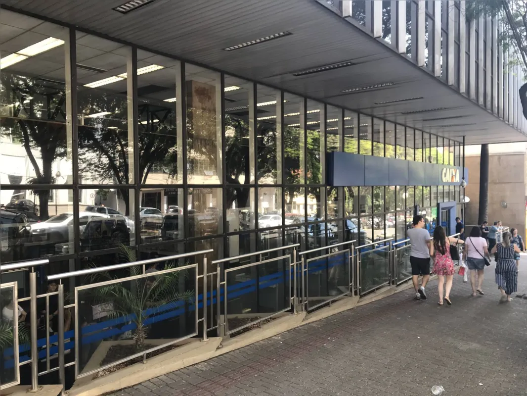 Dúvidas e problemas para sacar o FGTS foram registrados em agências de todo o País. 
