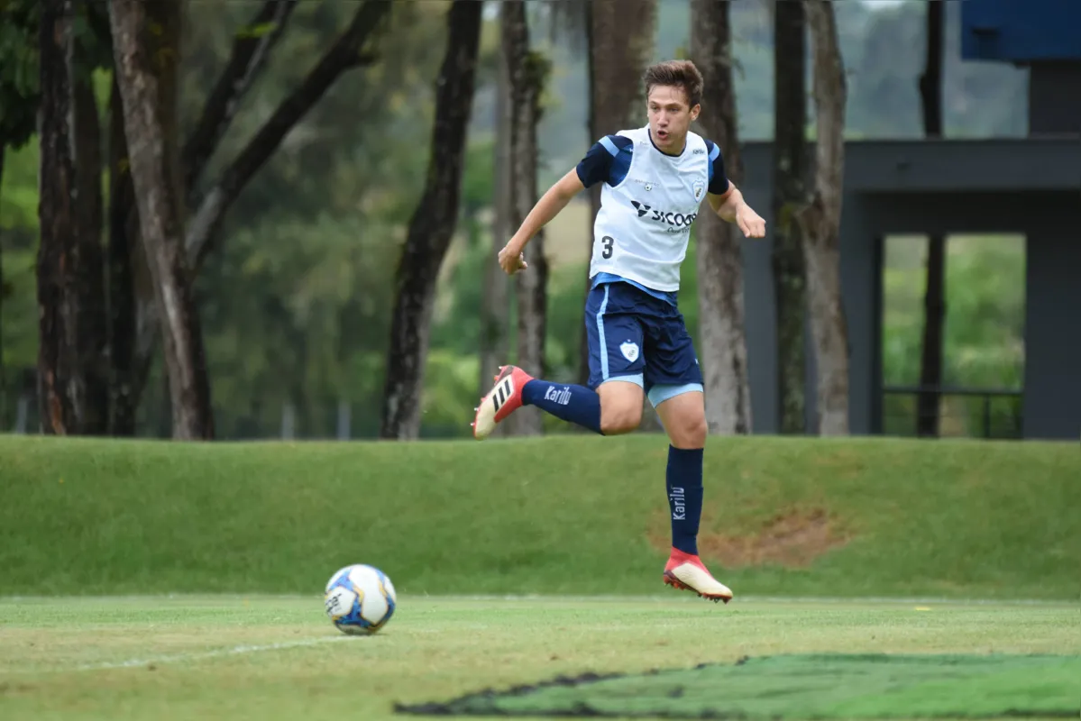Volante Bertotto deve ser mantido entre os titulares do LEC no jogo com o Oeste 