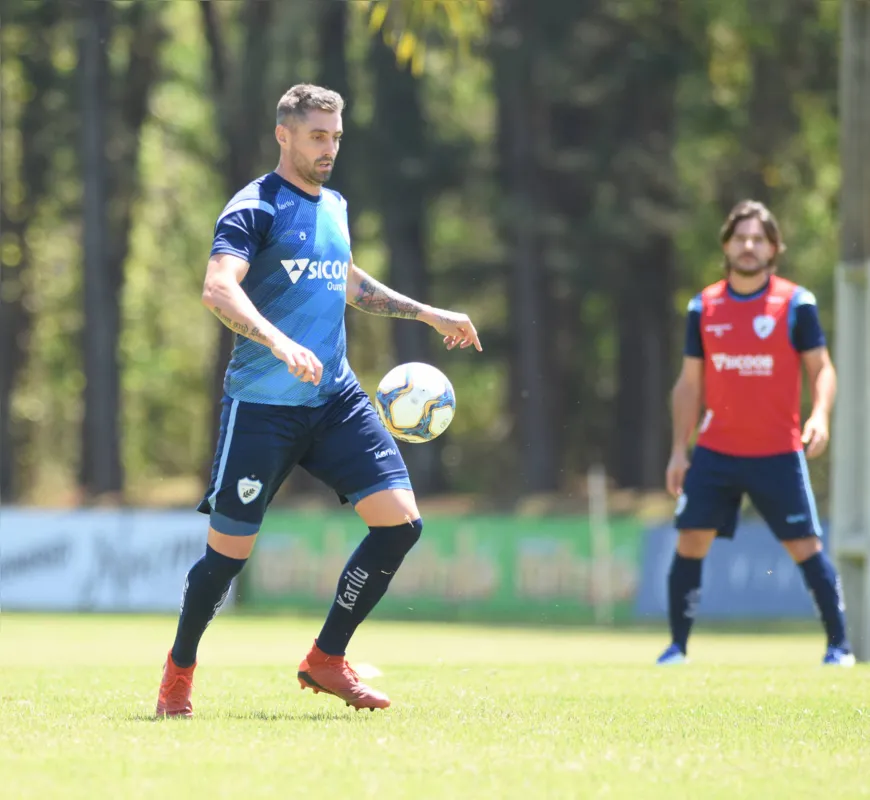 André Moritz: "Na Série B, muitas vezes, a força de vontade ganha jogo"