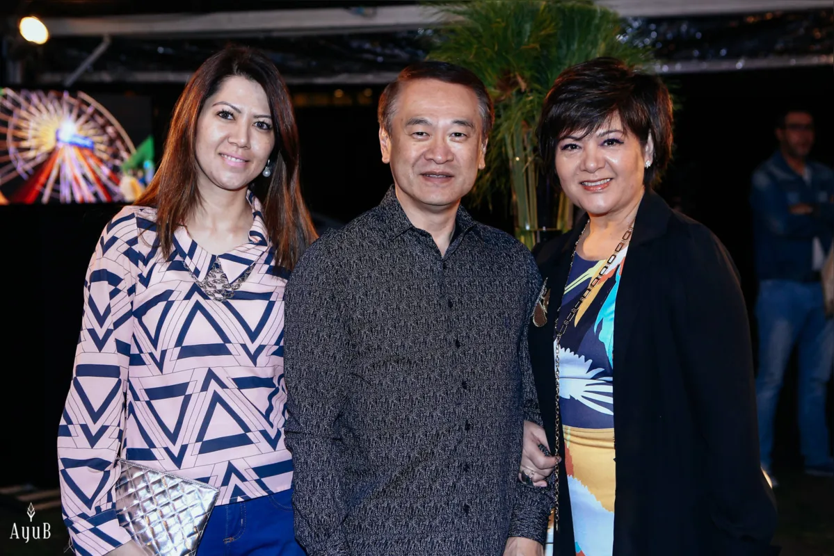 Thaise Obara e os pais,  Vania e Wilson Obara