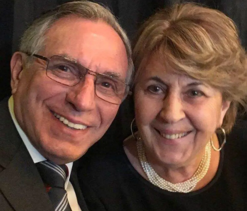 Dirce de Souza Faria ao lado do marido, o também radialista JB Faria