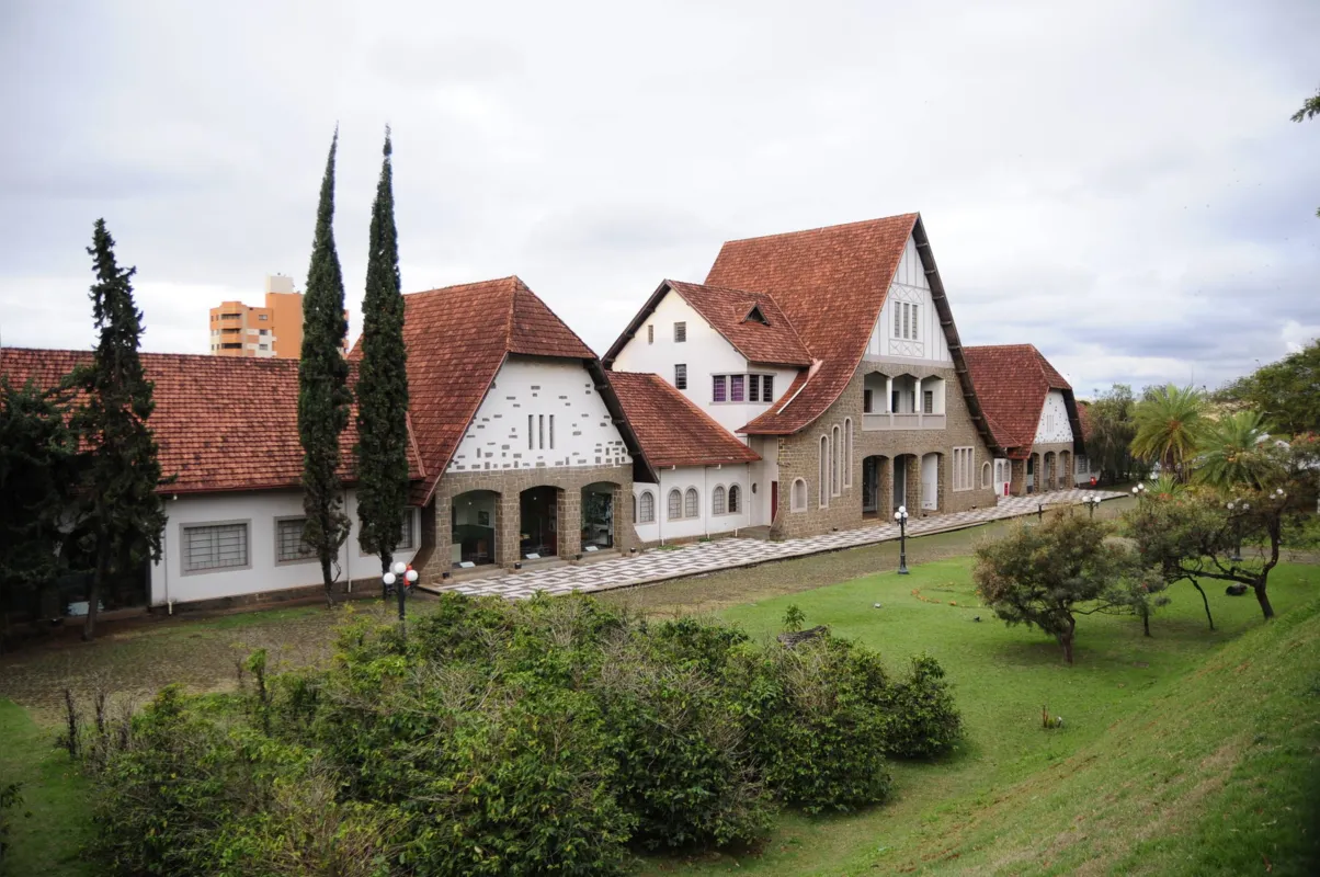 O Museu Histórico de Londrina, próximo de completar 50 anos, está precisando de reforma para manutenção de um dos maiores acervos da cidade