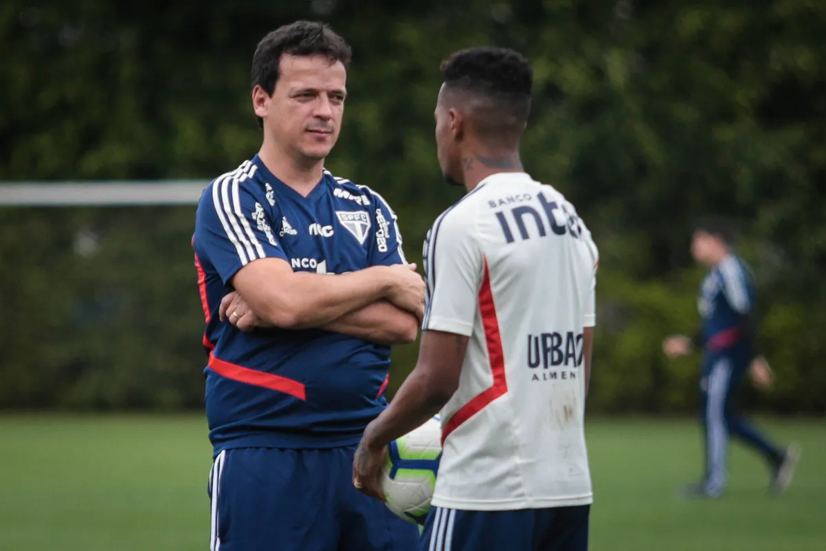 Novo técnico do São Paulo, Fernando Diniz tem uma parada dura na estreia no comando da equipe tricolor