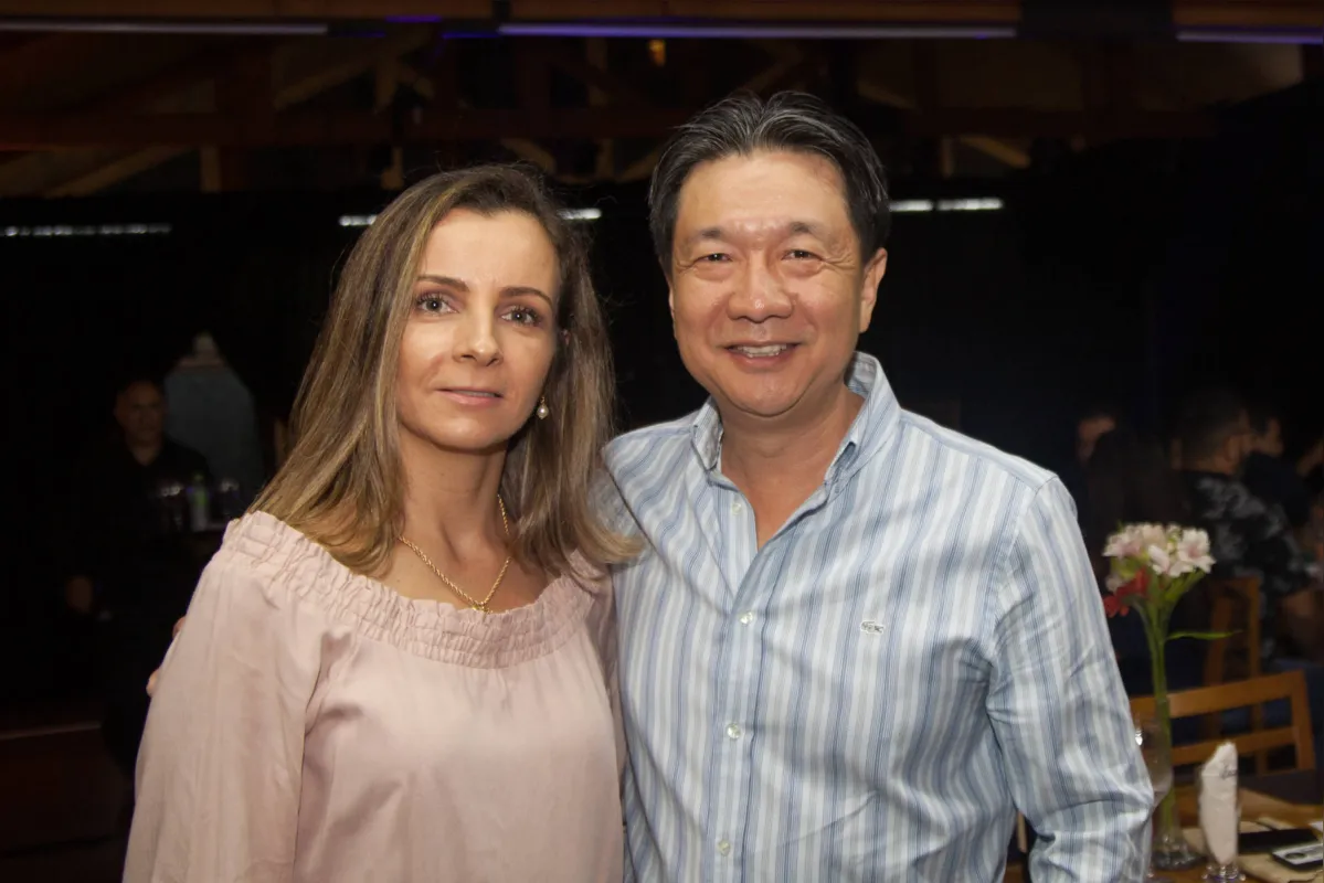 Cristiane e Edvaldo Gondo também foram ao ótimo show de blues