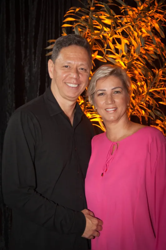 Carlos Henrique Barbosa Kasuya e Ana Paola Coutinho