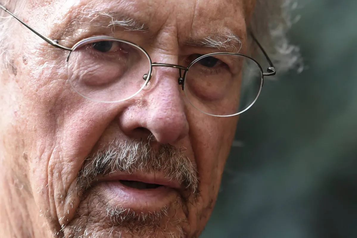 Peter Handke : ganhador do Nobel de Literatura de 2019 é mais conhecido pelos brasileiros e lembrado pela sua parceria com Wim Wenders em 'Asas do Desejo"