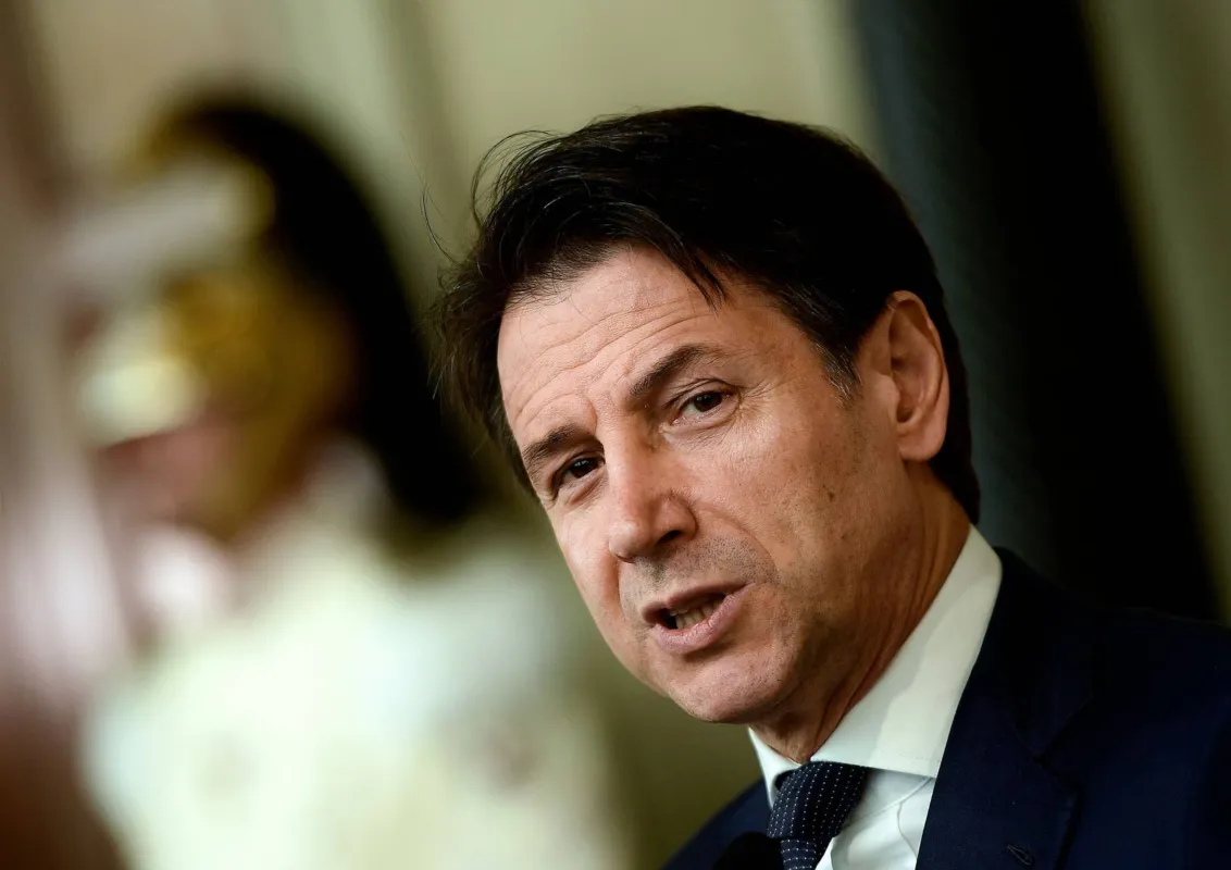 "Estamos em uma fase muito delicada para o país e devemos sair o quanto antes do período de incerteza política criado pela crise de governo", afirmou Conte