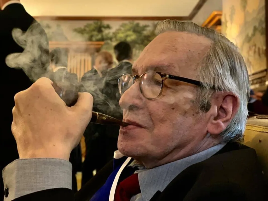 Imagem ilustrativa da imagem O Comendador Olavo de Carvalho