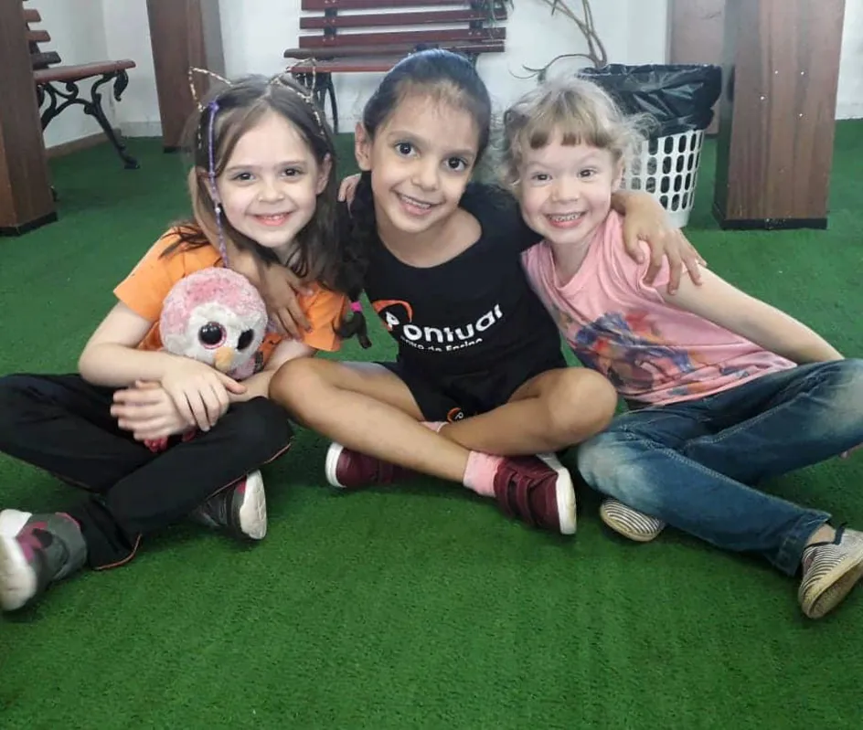  Clara Costa, Isadora Calizotti e Bianca Hausser 