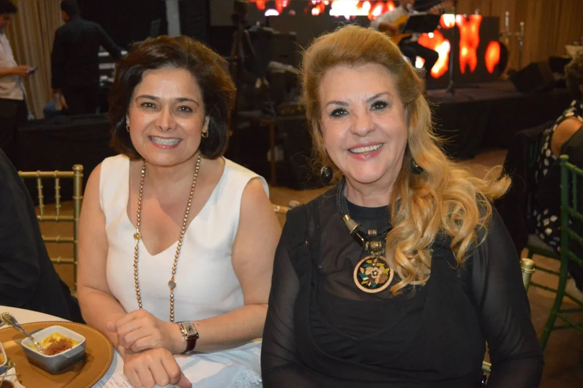 Maria Cristrina Alves Penha com a juíza estadual Zilda Romero 