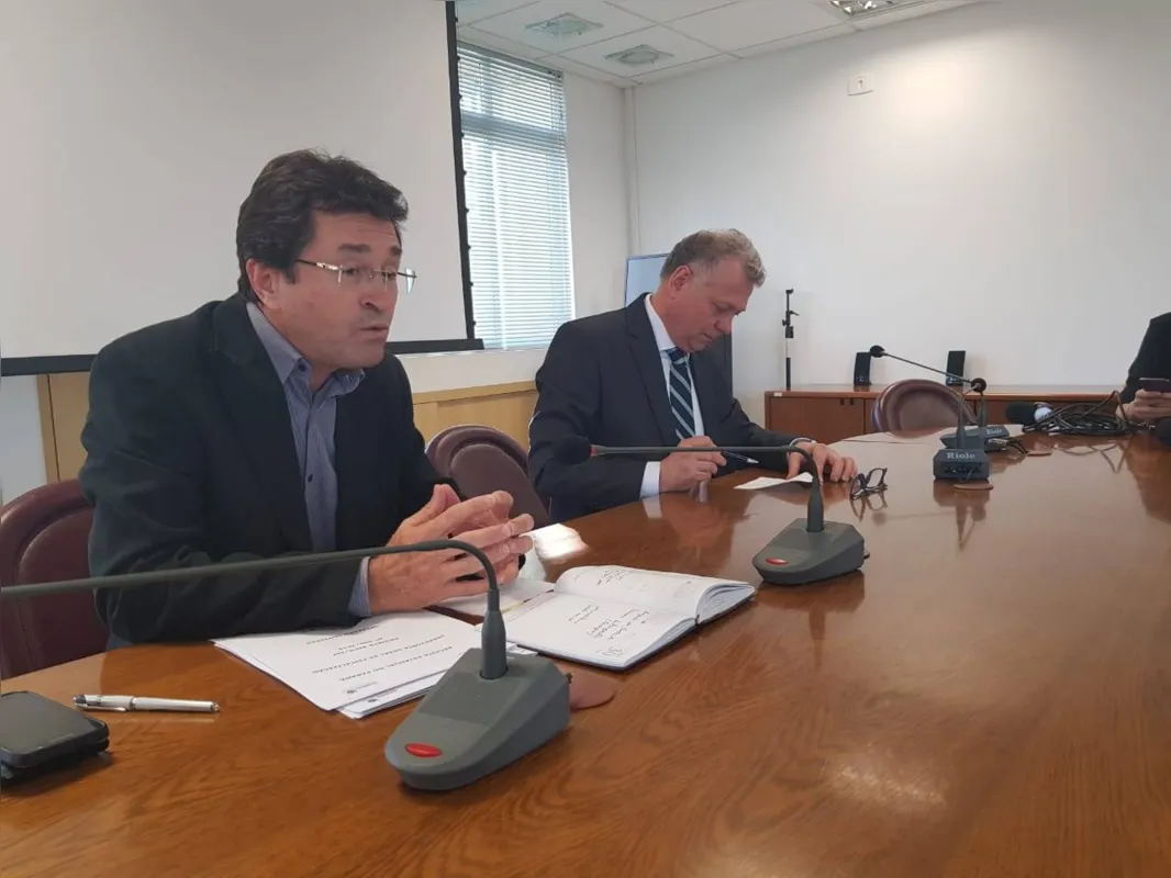 O delegado regional da Receita Estadual, José Carlos Guidotti, e o promotor Jorge Barreto: 12 empresas são do agronegócio