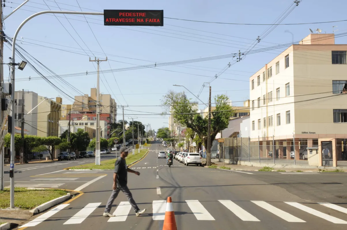 Imagem ilustrativa da imagem Painéis digitais começam a ser testados na zona sul em Londrina