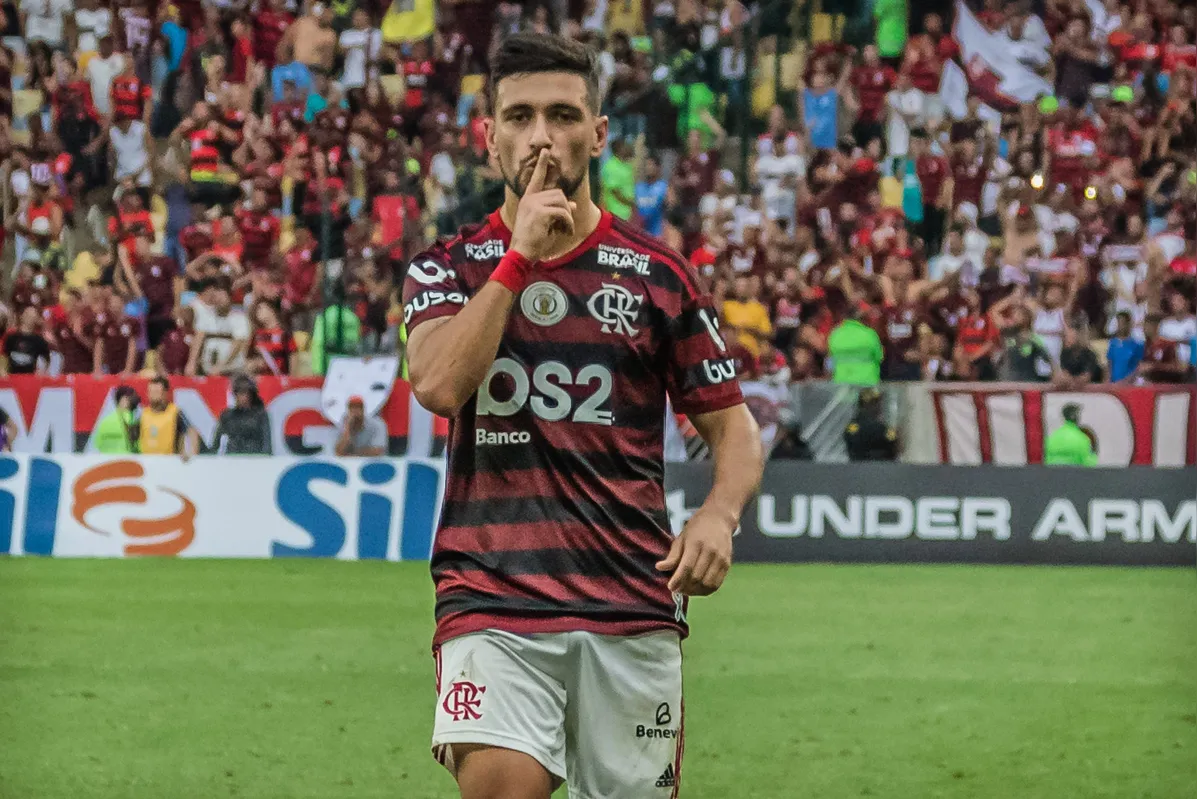 Arrascaeta foi um dos destaques do Flamengo no baile contra o Palmeiras