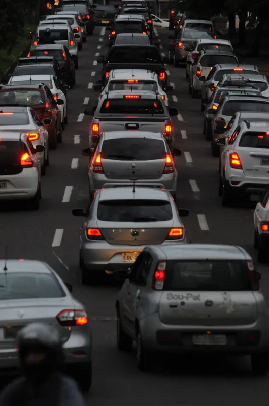 Estimativa do IBGE aponta que Londrina tem 569 mil habitantes e uma frota de 385 mil 