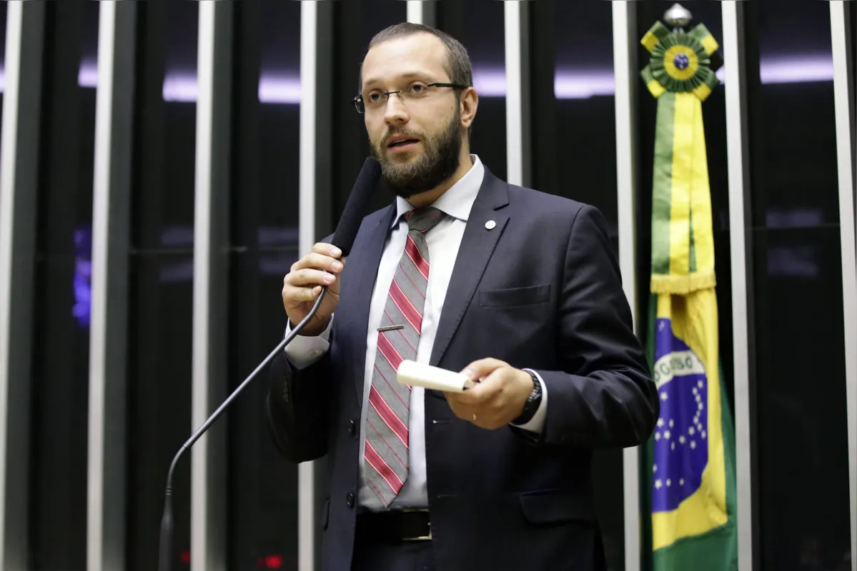 Imagem ilustrativa da imagem Políticos reconhecem peso das fake news no processo eleitoral