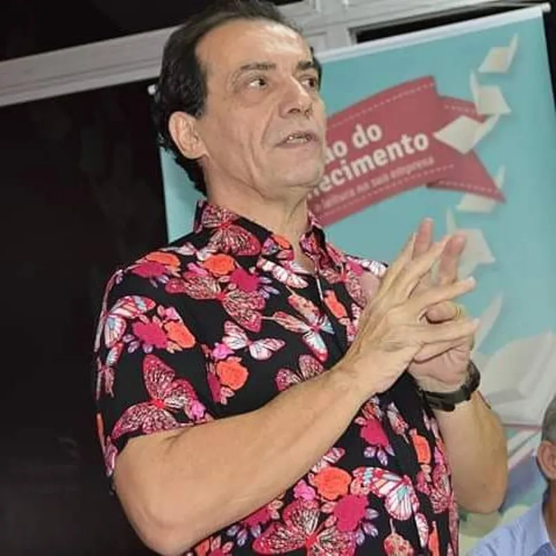 Eduardo Baccarin lança o livro de poemas 'Sopro de Emoção' nesta sexta (27), em Londrina