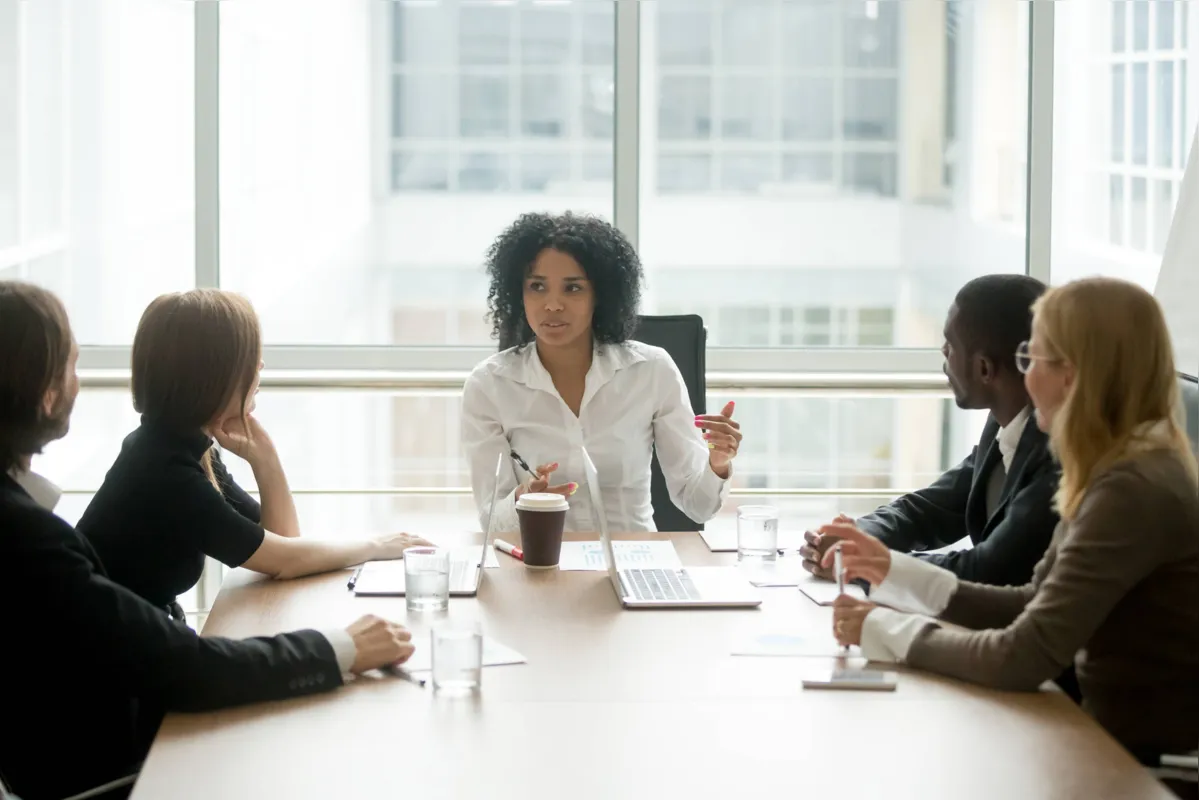 As gestoras são focadas em números e pessoas, se preocupam com a longevidade da empresa e são menos imediatistas que os homens