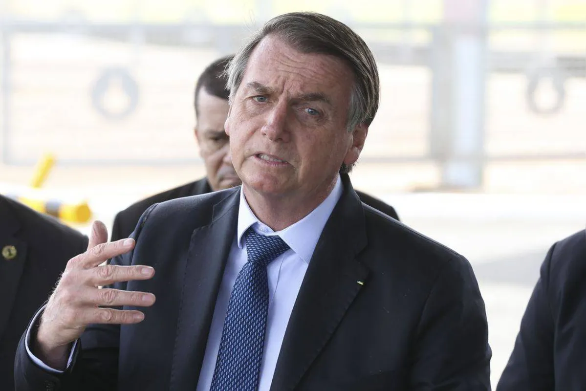 Imagem ilustrativa da imagem Rejeição a Bolsonaro chega a 38%, aponta pesquisa Datafolha