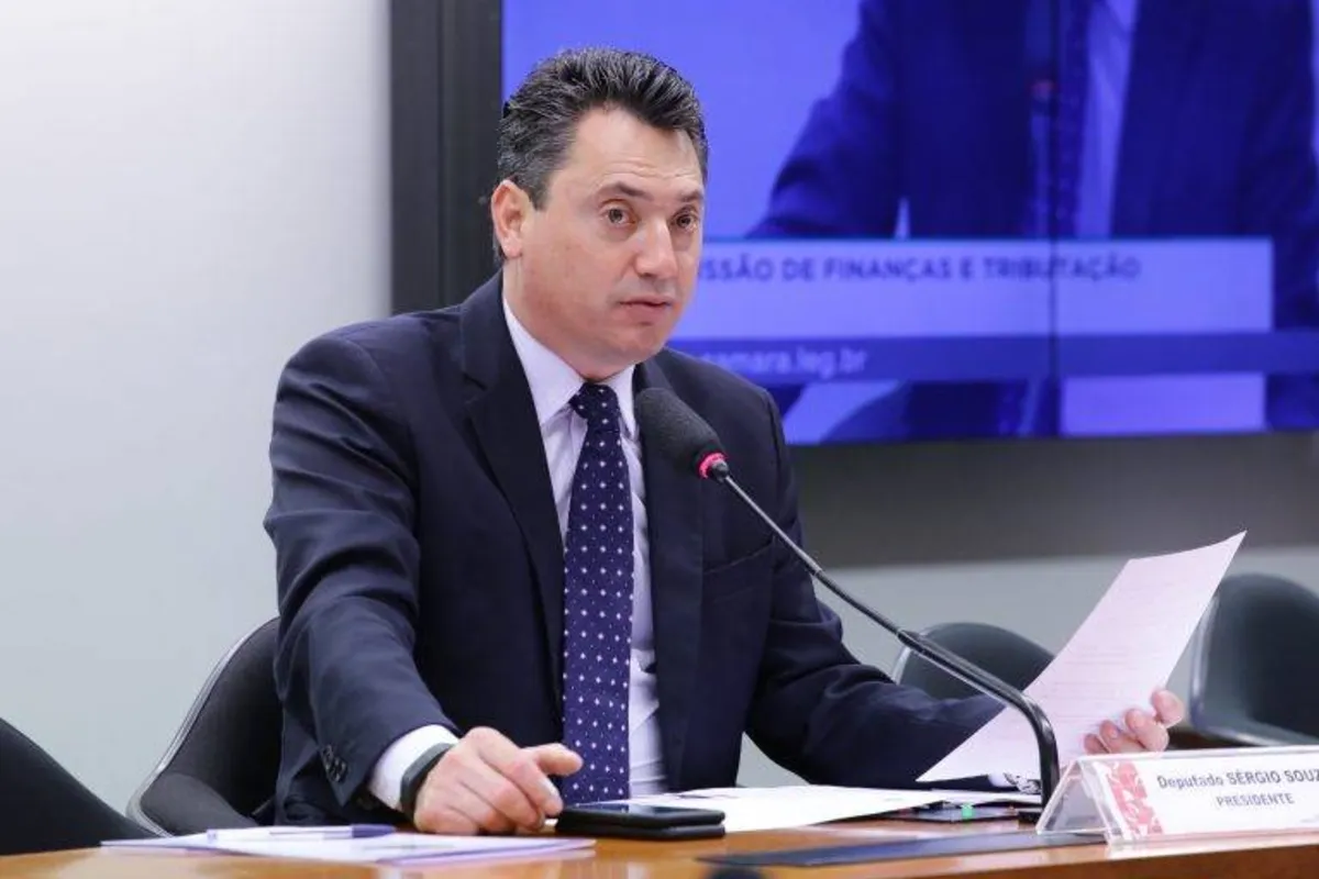 Imagem ilustrativa da imagem Suspeito de receber propina, deputado paranaense é alvo de operação da PF