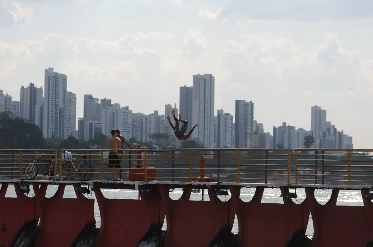 Imagem ilustrativa da imagem Temperaturas podem chegar aos 40ºC nesta semana no Paraná