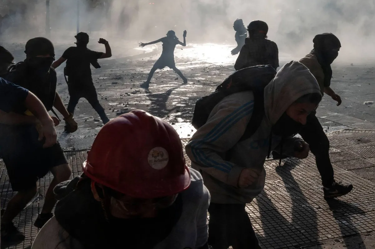 Protestos têm sido constantes em Santiago, capital chilena, nas últimas semanas