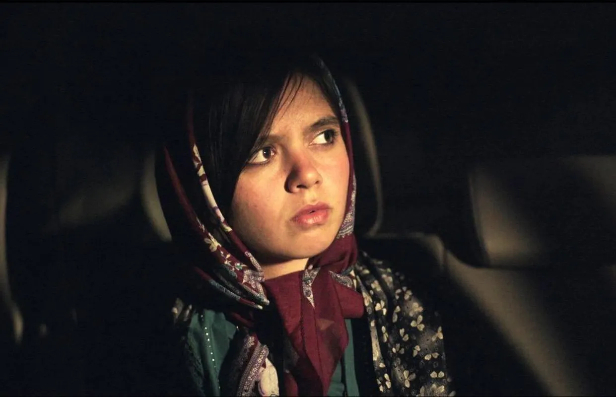 '3 Faces':  filme utiliza o suposto suicídio da jovem aspirante à atriz como premissa para retratar uma sociedade erguida sobre fortes restrições às mulheres 