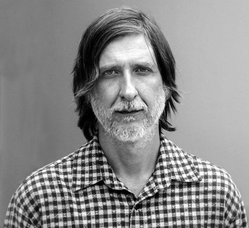 Marcelo Montenegro:"Minha poesia é feita para o papel, mas como a música teve uma importância 'literária" para mim, elementos como ritmo e comunicação são essenciais no meu trabalho"