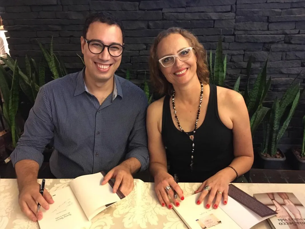  Fábio Luporini, autor do livro, e Sonia Secco: história de vida e de fé