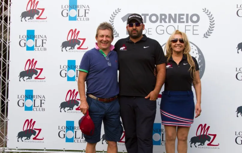 O presidente do Londrina Golf Club, Antonio Donizete de Sá, Renato Alves e a anfitrã Maria Zélia de Oliveira  