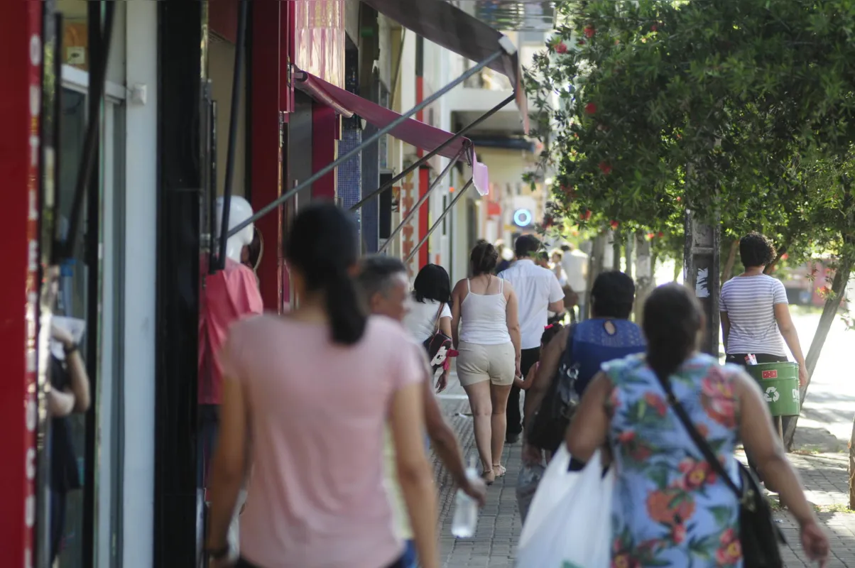 85% do 13º salário dos brasileiros serão usados para pagamento de dívidas