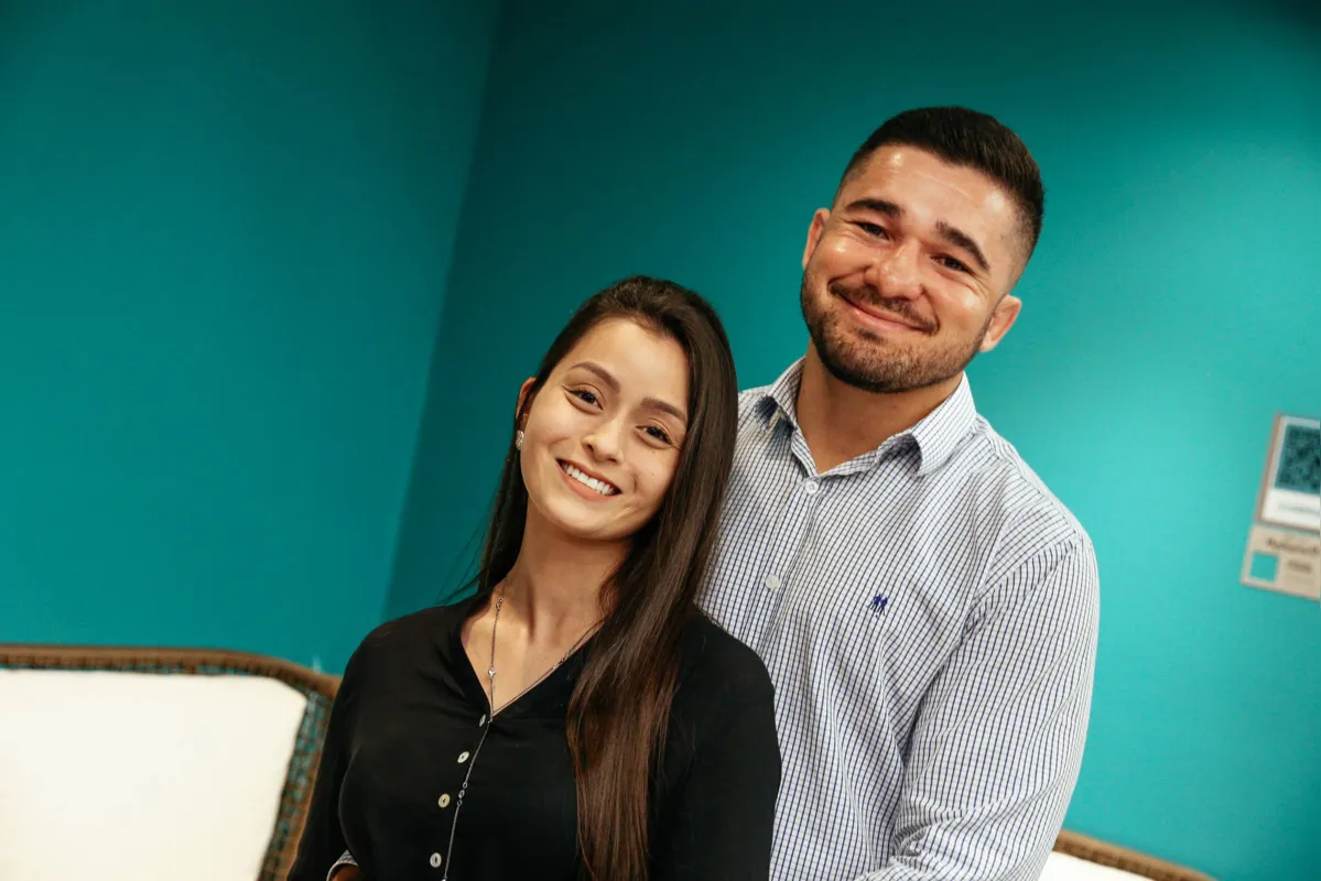 Juliana e Dehan Sato: ele assina a marcenaria de muitos projetos, para o escritório 2FK