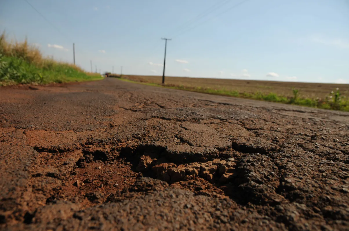 Problemas no pavimento foram detectados em 53,1% das rodovias do Estado analisadas pelo estudo, além da sinalização ruim em 40,4% da extensão