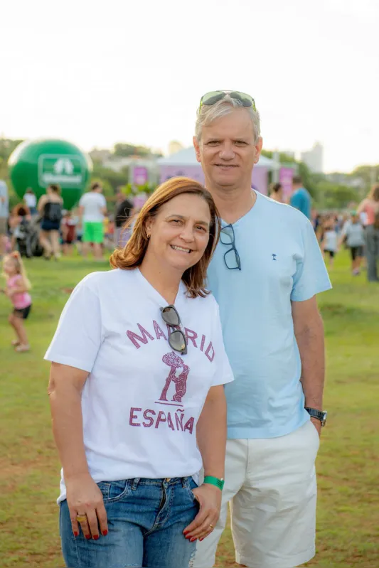 Diretor de Provimento de Saúde da Unimed Londrina, Dr. Ederson Crippa e a esposa, Silvia Crippa