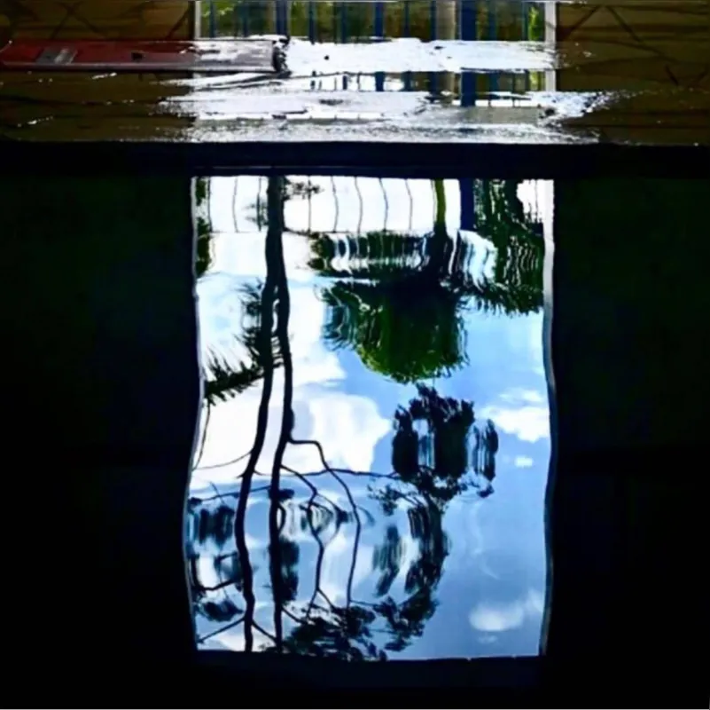 Imagem ilustrativa da imagem A CIDADE FALA - Reflexo nas Águas quentes