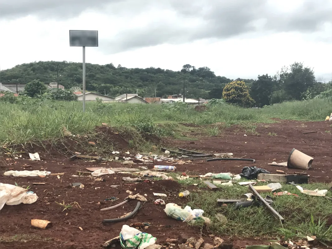 Placa de advertência não inibe ações de criminosos