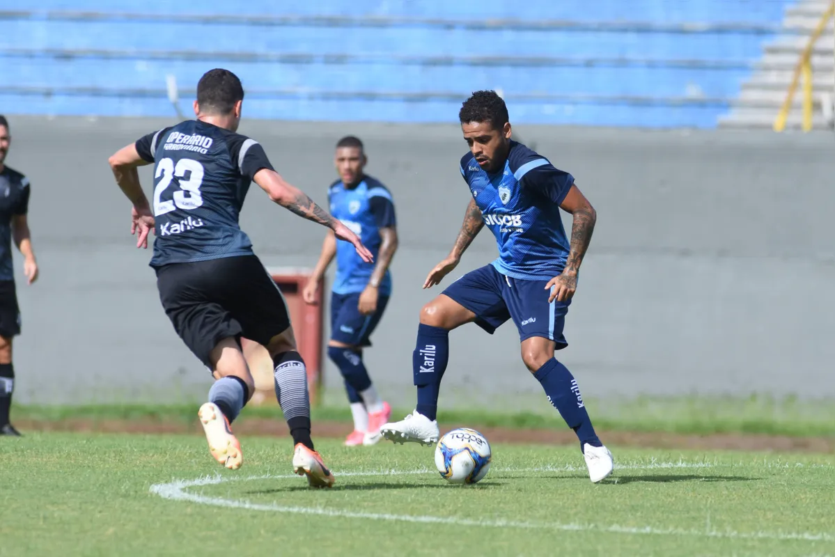 Matheus Olavo deve ser o escolhido para substituir o suspenso Matheus Bianqui